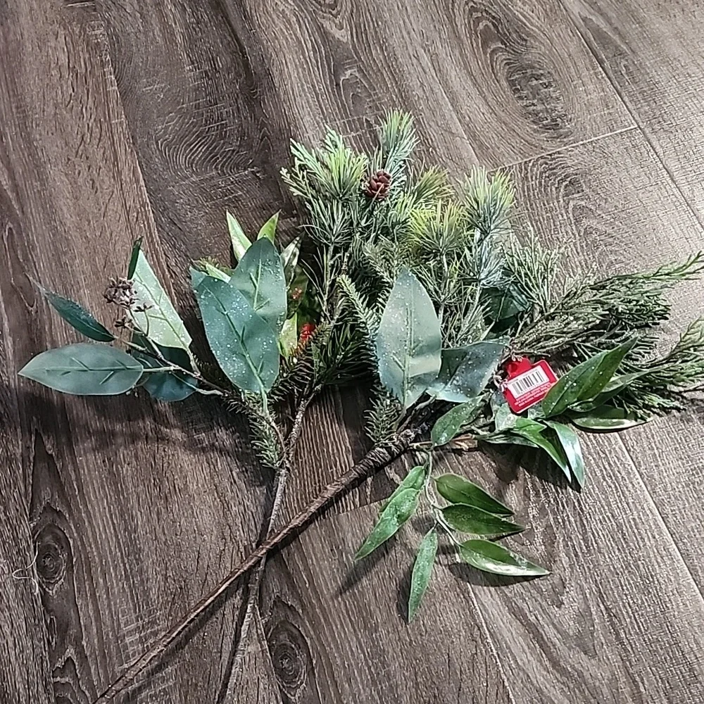 2x Ashland glittered foliage Stems